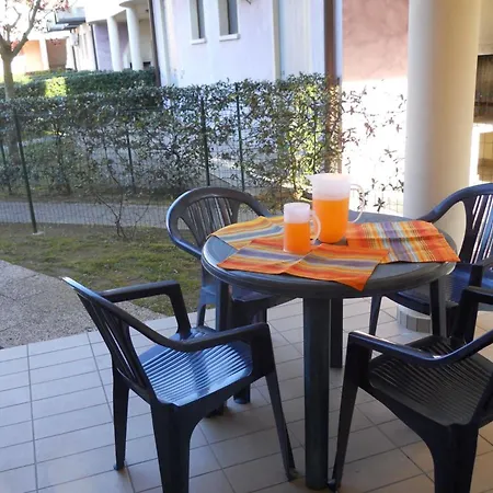 Apartmán Garden With Pool In Village *