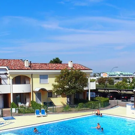 Apartment Garden With Pool In Village *