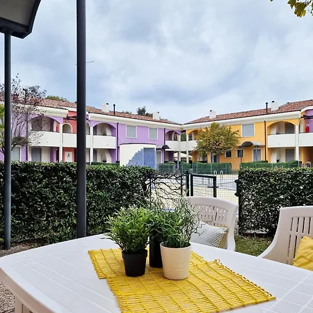 Garden With Pool In Village Διαμέρισμα Μπιμπιόνε