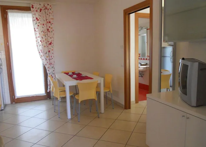 Daire Garden With Pool In Village Bibione